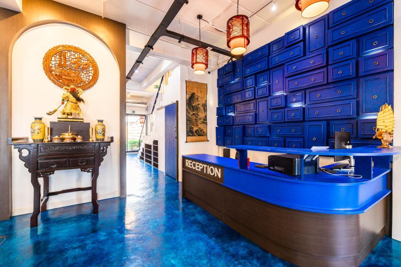 Marco Polo Phuket Poshtel & Bistro Pansiyon Dış mekan fotoğraf
