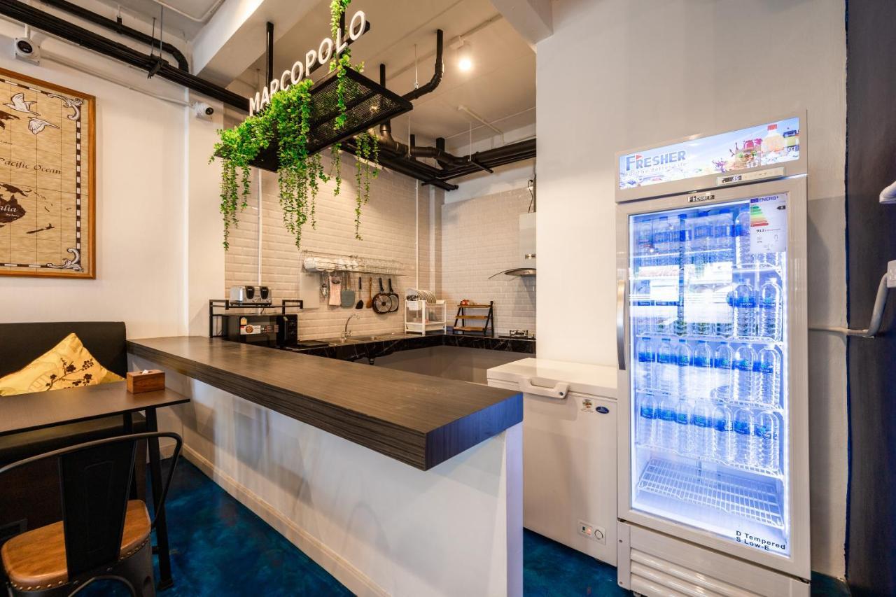 Marco Polo Phuket Poshtel & Bistro Pansiyon Dış mekan fotoğraf